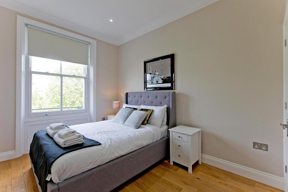 Large Modern 2 Bd Kensington No 8 *