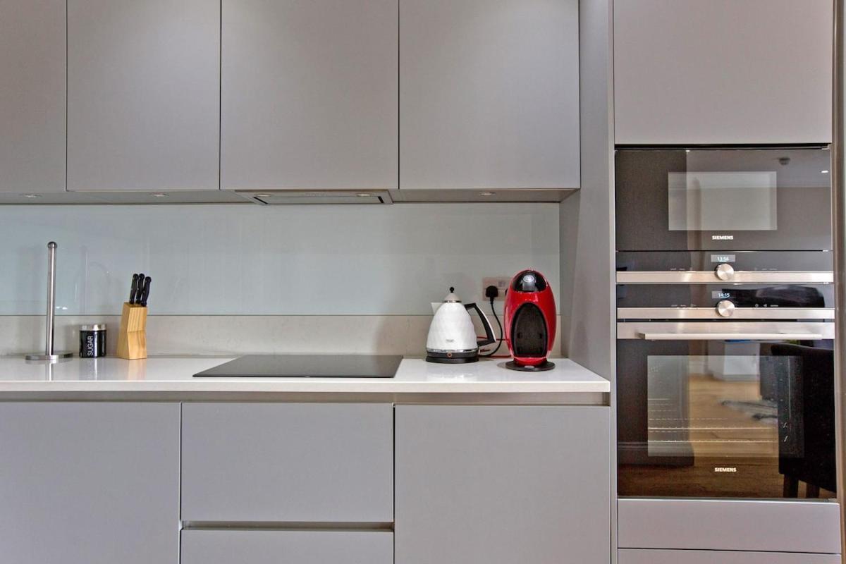 Apartment Large Modern 2 Bd Kensington No 8